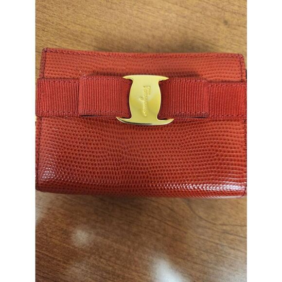 Salvatore Ferragamo RED Vara Ribbon Pouch Leather #223057 (PF) - Picture 6 of 8